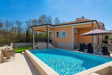 Holiday flat with pool for 6 persons in Porec, Istria, Croatia