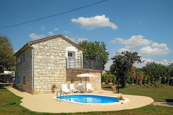 Holiday home with pool in Kastelir-Labinci, Istria