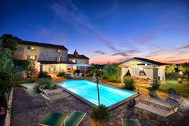Villa with pool for 8 persons in Vizinada, Istria, Croatia