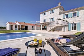 Villa  with pool for 9 persons in Barat, Istria, Croatia