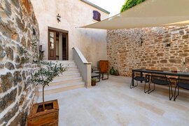 5* holiday home in the old town of Bale