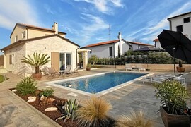 Villa with pool for 6 persons in Tar-Vabriga, Istria, Croatia