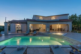 Villa with pool for 8 persons in Vizinada, Istria, Croatia